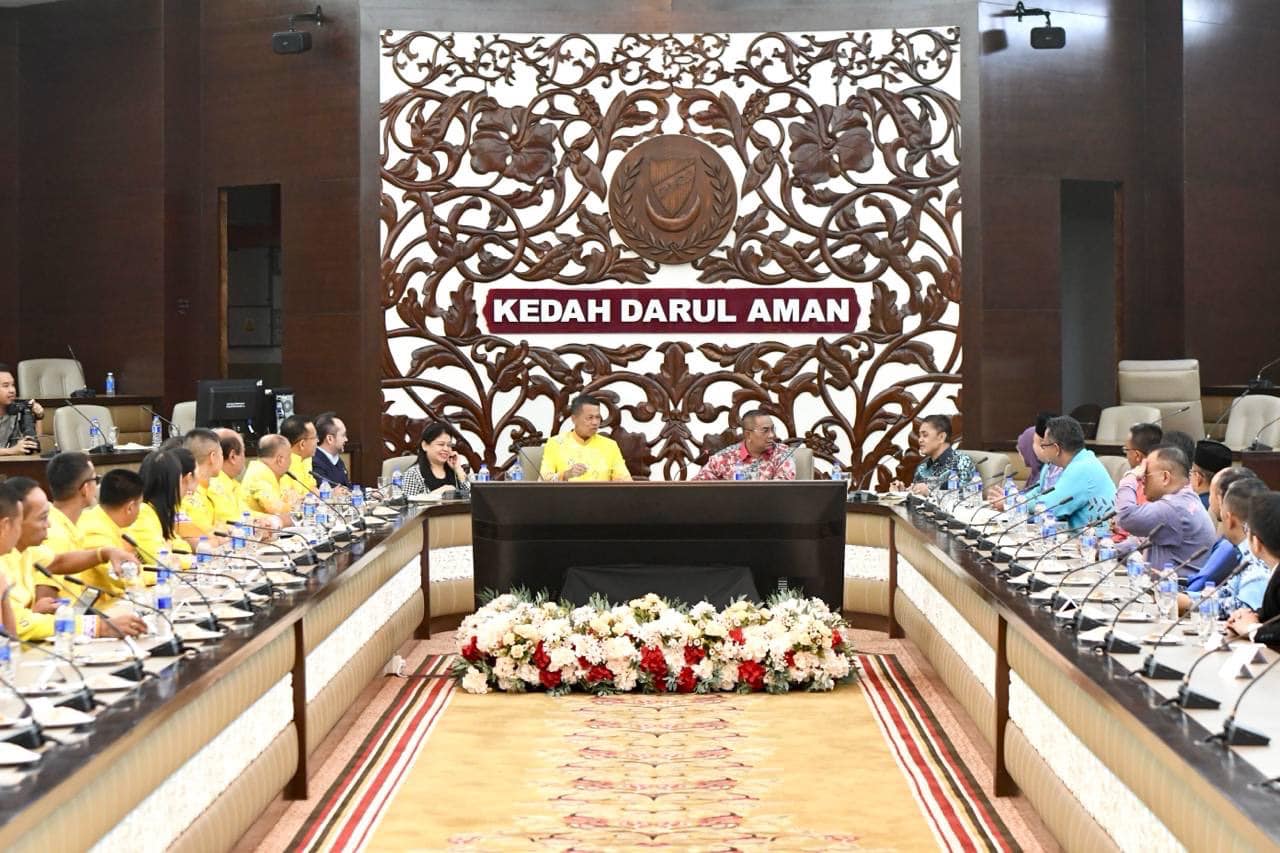 ผู้ว่าฯ สงขลา เข้าหารือข้อราชการกับ Dato'Seri Haji Muhammad Sanusi bin Md Nor มุขมนตรีรัฐเคดาห์ ประเทศมาเลเซีย เพื่อพัฒนาความร่วมมือทางด้านการศึกษา ธุรกิจ และการท่องเที่ยว