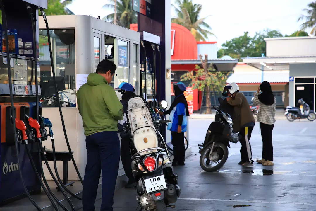 จับตา นายกฯ ลงใต้ พร้อมข่าวดีลดราคาน้ำมันทุกประเภท บรรเทาทุกข์ความเดือดร้อน ปชช. 