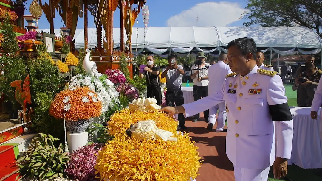 พระบาทสมเด็จพระเจ้าอยู่หัว ทรงพระกรุณาโปรดเกล้าฯ พระราชทานเพลิงศพ พระเทพสิทธิวิเทศ อดีตเจ้าอาวาสวัดอานันทเมตยาราม และอดีตประธานสมัชชาสงฆ์ไทยในประเทศสิงคโปร์ ท่ามกลางบรรยากาศแห่งความอาลัยจากคณะสงฆ์ ศิษยานุศิษย์ และพุทธศาสนิกชนทั้งในและต่างประเทศ