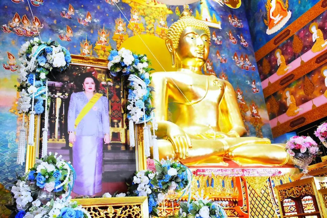 คณะสงฆ์หนใต้ ร่วมกับจังหวัดตรัง จัดพิธีสวดพระพุทธมนต์และเจริญจิตตภาวนาอุทิศถวายพระราชกุศล แด่สมเด็จพระนางเจ้าสิริกิติ์ พระบรมราชินีนาถ พระบรมราชชนนีพันปีหลวง