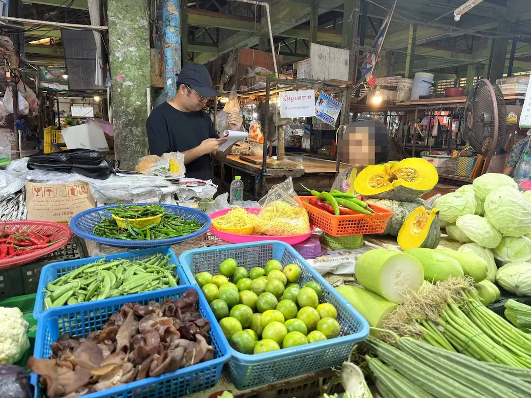 พาณิชย์จังหวัดตรัง ลงพื้นที่ติดตามราคาสินค้า ณ ตลาดสดเทศบาลนครตรัง ตลาดท่ากลาง ร้านค้าปลีก และห้างสรรพสินค้า ในพื้นที่อำเภอเมืองตรัง
