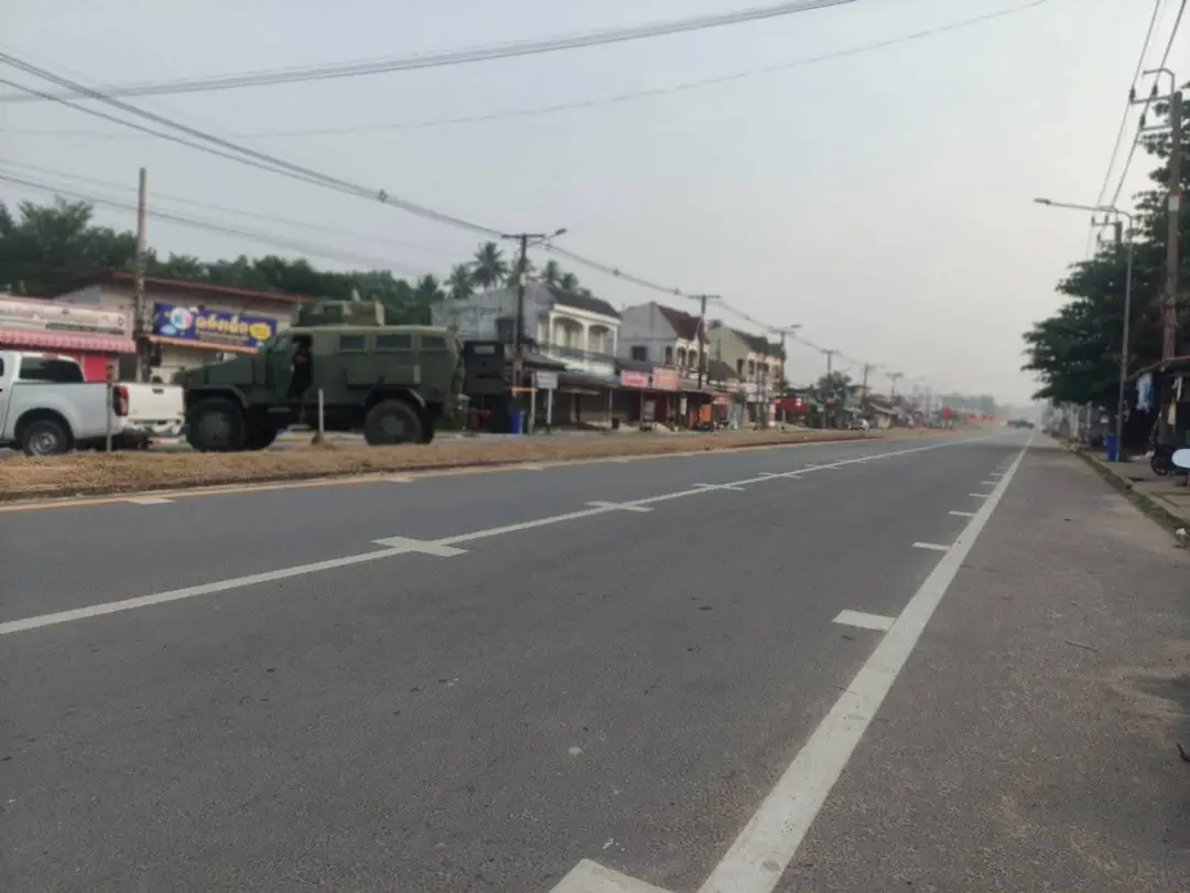 หนองจิก ปัตตานี พบวัตถุต้องสงสัย! เจ้าหน้าที่ปิดกั้นเส้นทาง รอ EOD เข้าตรวจสอบ