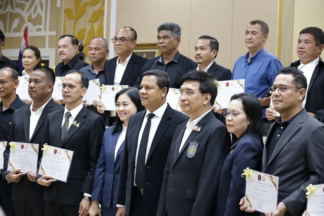 สตง.ภูมิภาคที่ 15 สงขลา มอบเกียรติบัตร 35 หน่วยงาน ผลประเมินวินัยการเงินการคลังด้านการจัดทำรายงานการเงินระดับ &ldquo;ดีเด่น&rdquo;