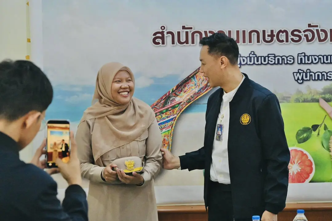 "ฮัสมะ" สานฝันจากทุนวรเกษตรเมธี สู่ข้าราชการคนแรก พร้อมกลับมารับใช้บ้านเกิด