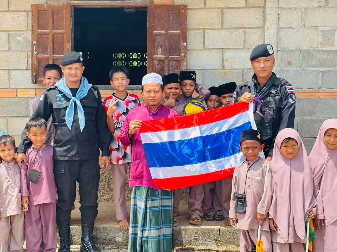 สร้างมิตรภาพชายแดนใต้ ทหารพราน 44 เยี่ยมเยียนตาดีกาบ้านเขาดิน พร้อมสนับสนุนอุปกรณ์กีฬาให้นักเรียน