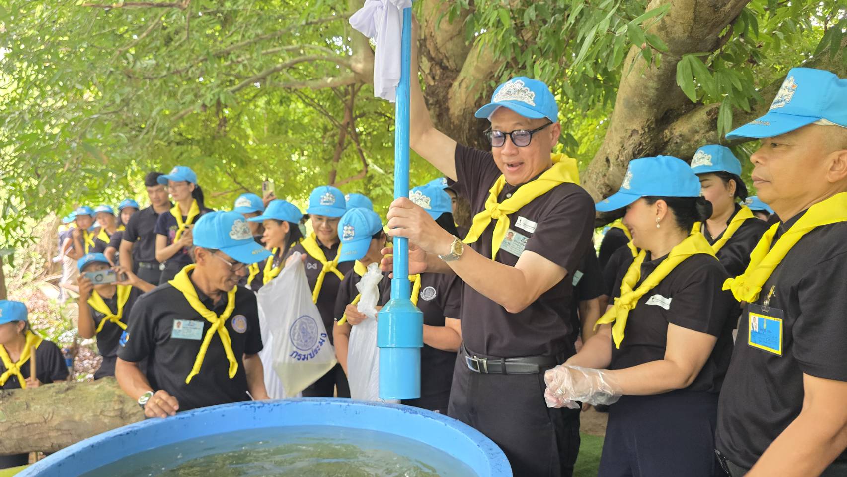 จ.พัทลุง จัดกิจกรรมจิตอาสาพัฒนา และปล่อยพันธุ์สัตว์น้ำ ถวายเป็นพระราชกุศลในหลวงรัชกาลที่ 9 เนื่องในวันนวมินทรมหาราช