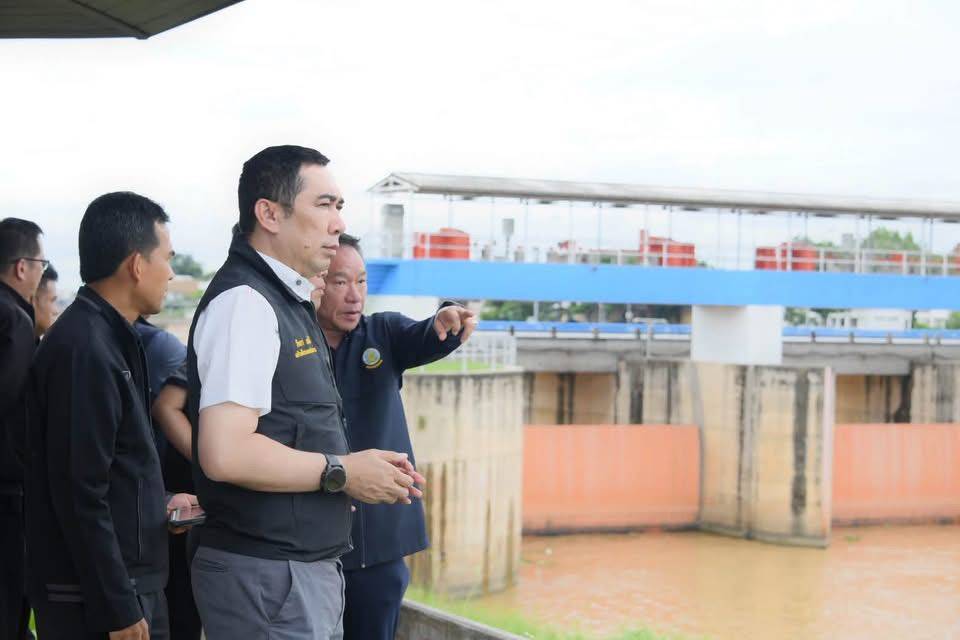 &ldquo;หาดใหญ่ต้องพร้อมก่อนฝนมา&rdquo; อธิบดีฯ วิทยา ลุยสงขลา เร่งซ่อมคลอง ร.1 รับมือฝนหนัก